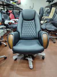Офисное кресло для руководителя модель Mastino