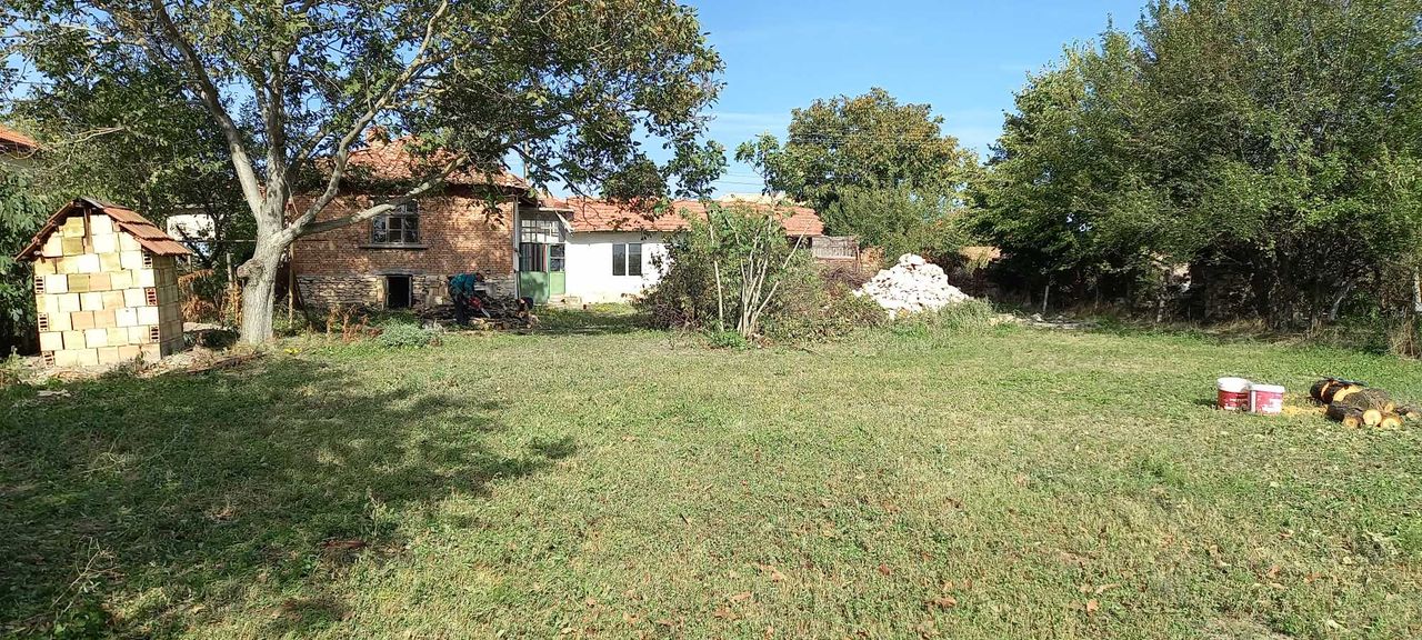 Продава се Къща в Разград, Освобождение - 100 кв.м за 383 €/кв.м - Снимка #1