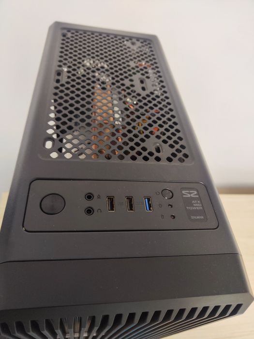 Titan Xeon S2 (14C/28T, 24GB DDR4, GTX 1070)