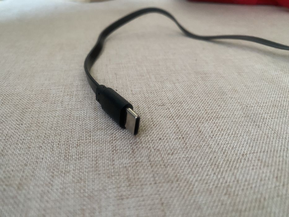 Încărcător / adaptor iHunt original ca nou, provenit din pachet