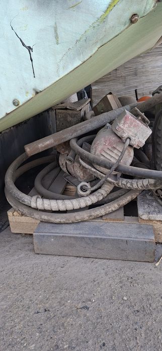 Вибратор глубинный площадочный  булава трансформатор