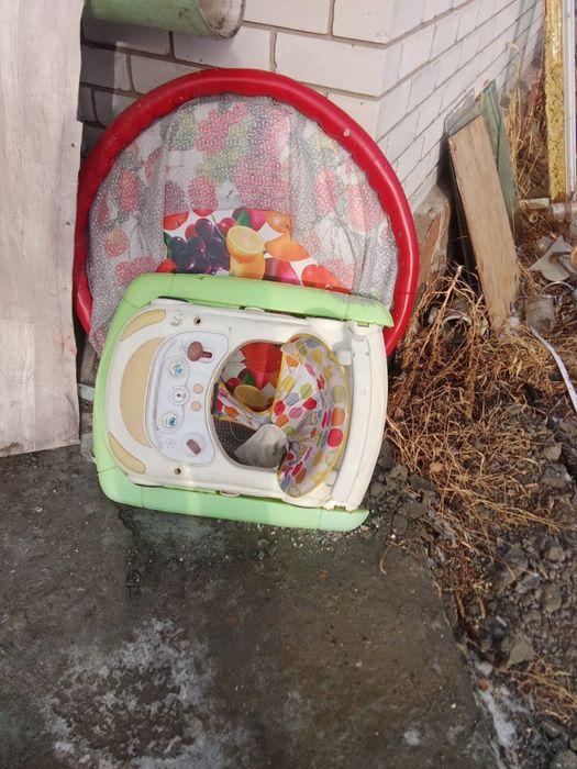 продается манеж +хадуног