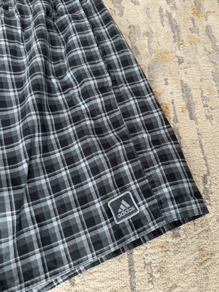 Pantaloni scurti adidas