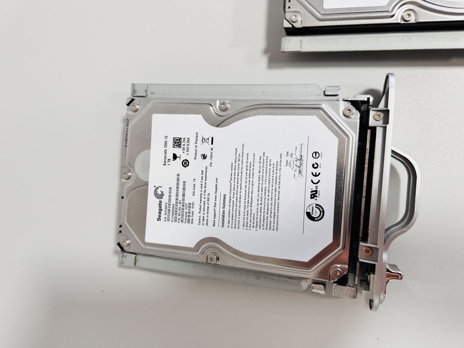 Unitate iomega cu 2 harduri Seagate 1TB-7200rpm,stare perfectă!
