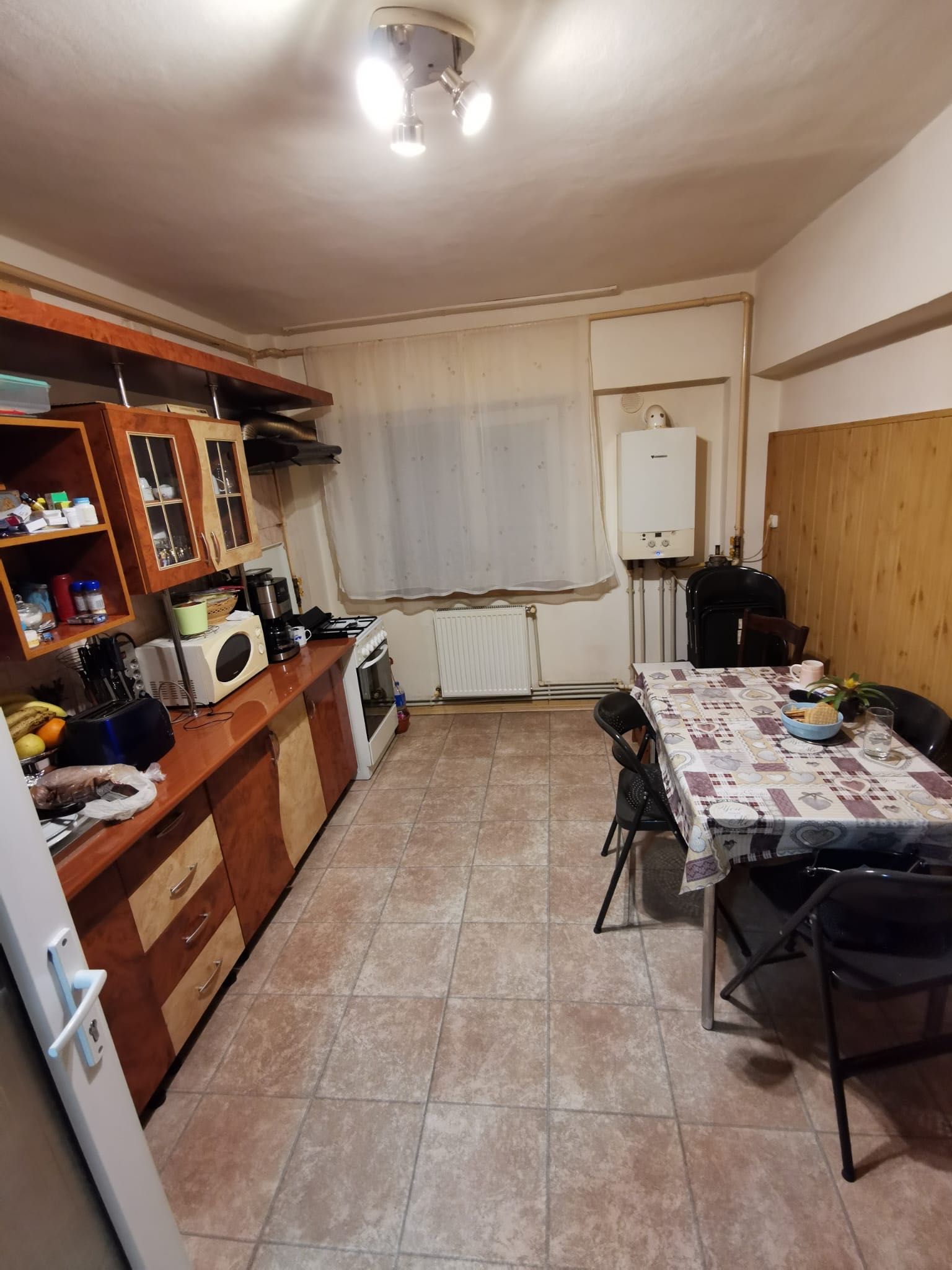 Vand apartament 4 camere decomandat ultracentral Fetesti-Gara