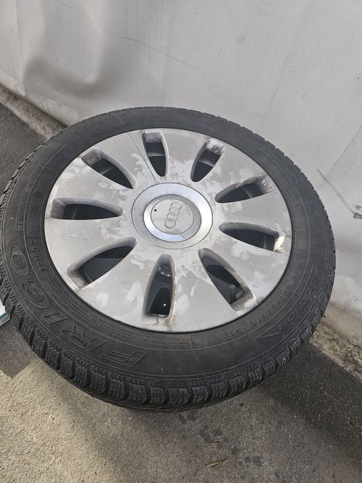 Se vinde anvelope iarnă 205/55/16 cu genți cu tot