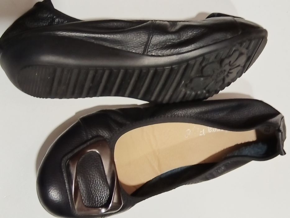 Дамски обувки, нови и носени малко