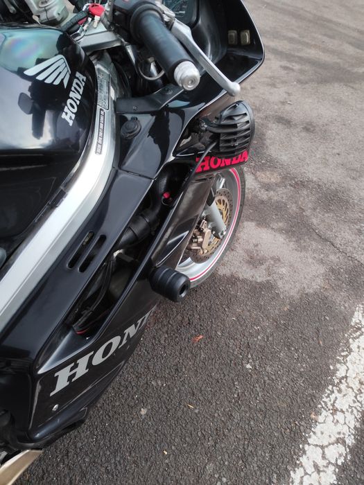 Motorbicigleta Honda VFR 750F
