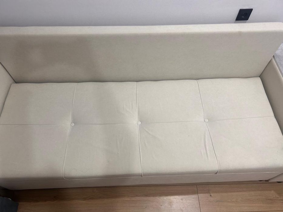 Продам диван очень срочно