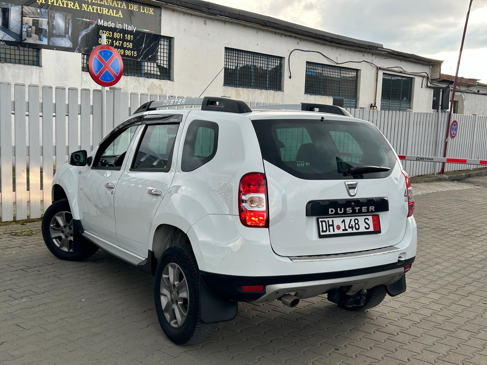 Vând Dacia Duster