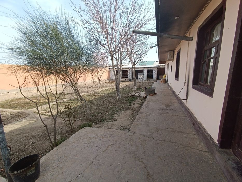 Ховли сотилади 5 хонали 6 сутук