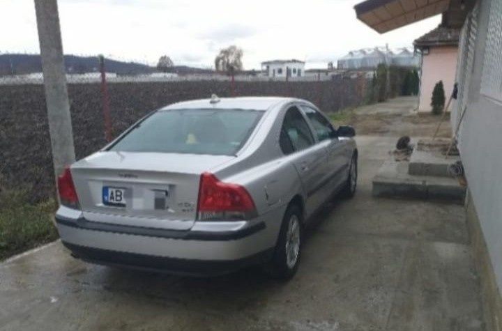 Vând Volvo S60 TURBO