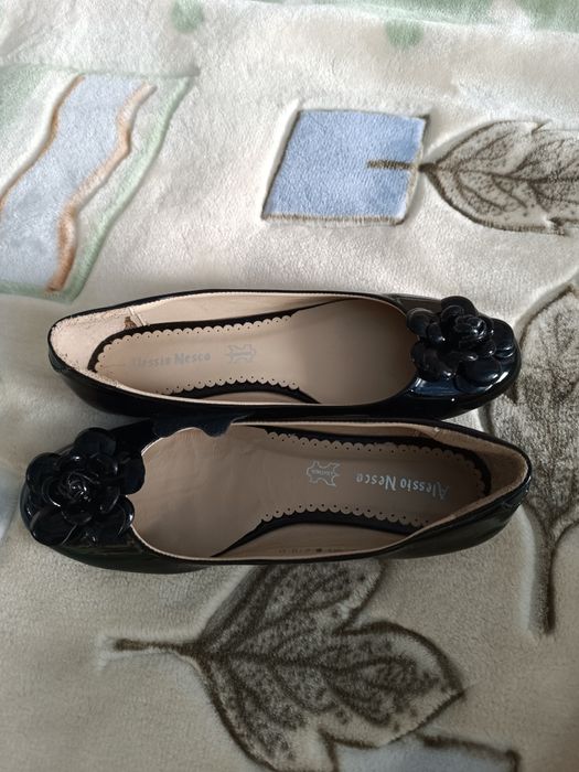 Продаются летние женские туфли