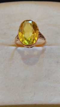 Inel aur galben , 14 k, cu Safir galben natural