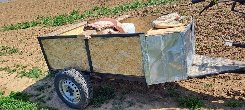 Vând momotocultor 18cp,cu plug+freza+remorcă