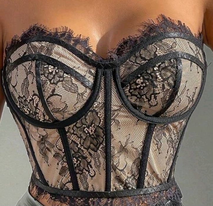 Дамско бюстие с дантела