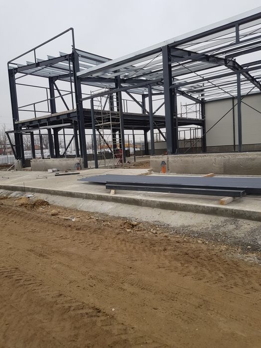 Executam montaj structura metalica si panouri sandwich