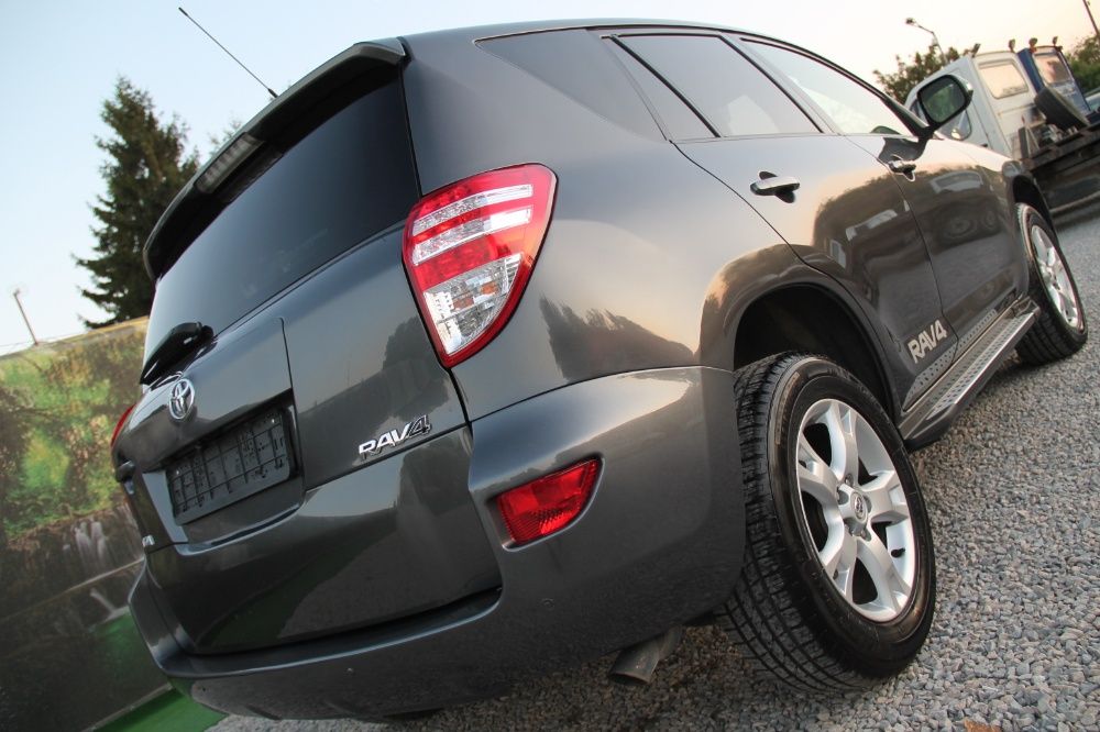 Лизинг TBi СТЕПЕНКИ Stepenki Side Step Toyota Rav4  (2006-2012)