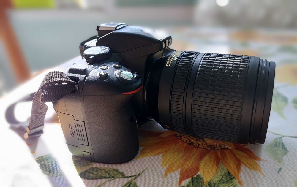 Фотоапарат Nikon D5300 + обектив Nikon 18-140mm VR