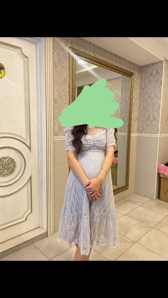 Голубое блестящее платье идеально на любые мероприятия