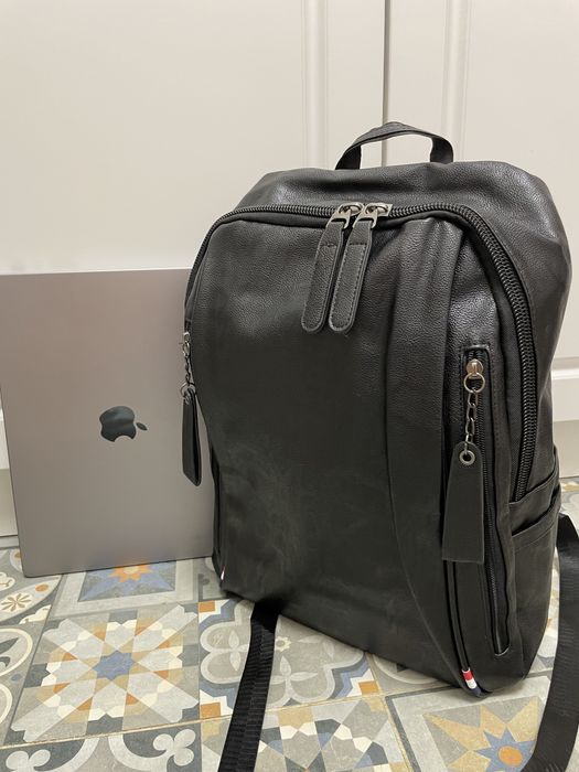 Кожаный рюкзак