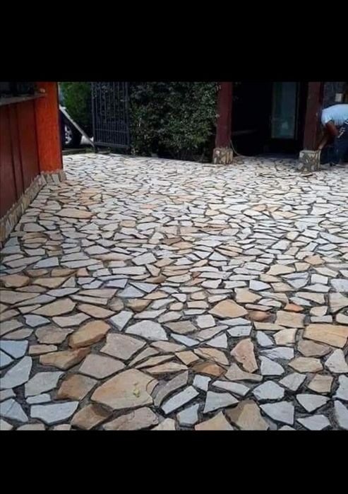 Vînd piatră naturală