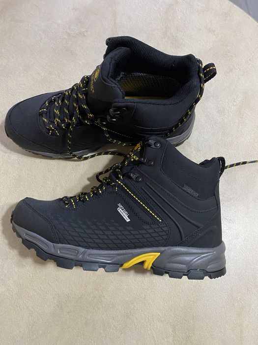 Bocanci de iarna, munte