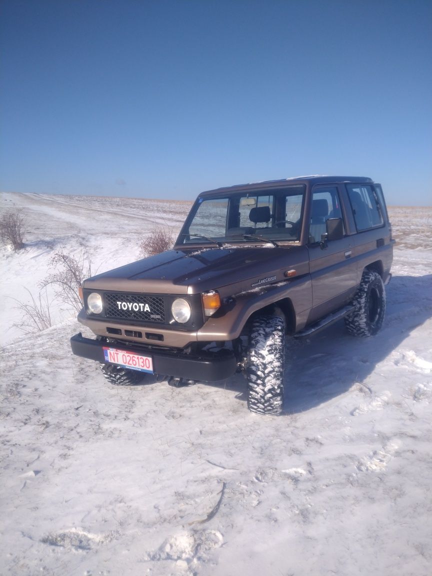 Toyota land cruiser bj70