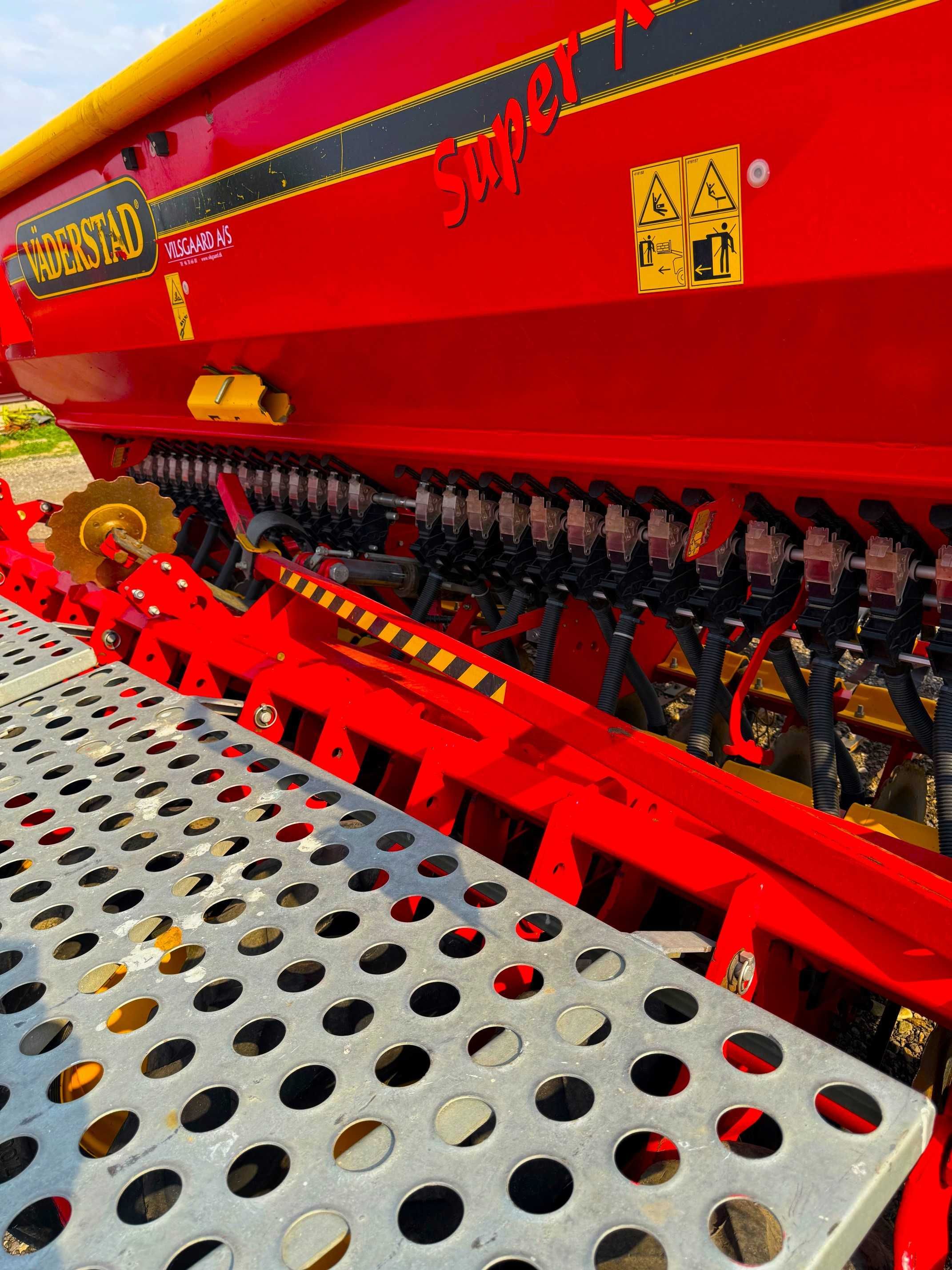Semanatoare paioase Vaderstad Rapid 400 XL an 2019 Kuhn Gaspardo