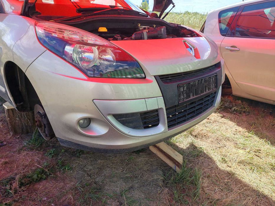 far dreapta lupa renault scenic 3 non facelift 2009-2011 masina EUROPA