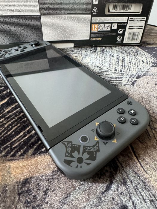 Nintendo Switch Monster hunter limited  edition