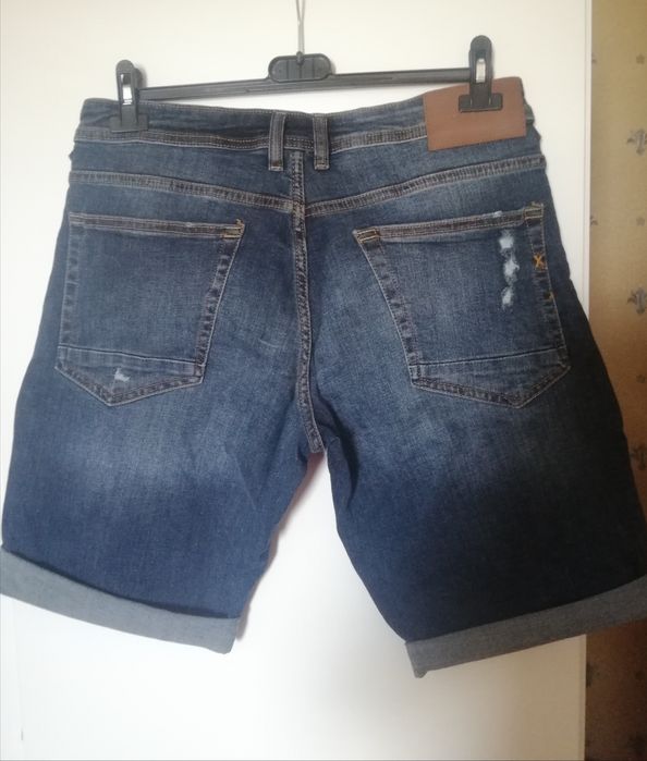 Мъжки бански и дънкови къси панталони