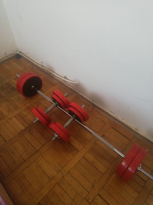 Vând set complet de haltere și gantere greutate totala 65 de kg