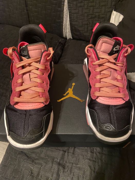 Adidasi Jordan MA2 (GS)