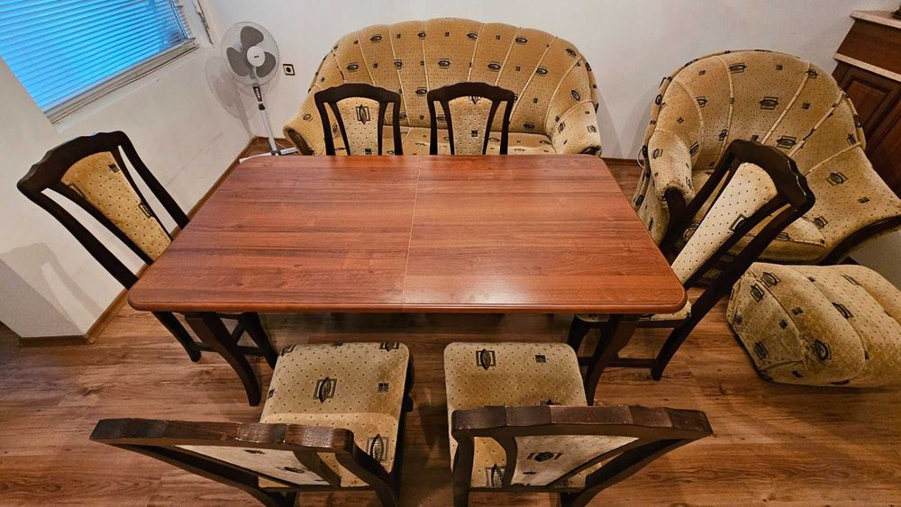 Масивна трапезна маса комплект със 6 стола