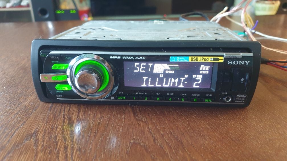 Авто плеър радио музика за кола Сони Sony CD MP-3 USB AUX