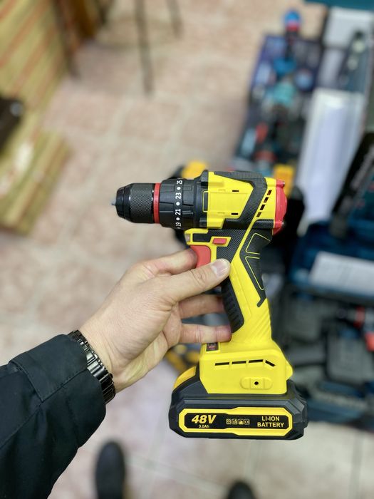 Шуруповерт, дрель, шуруповерт на батарейках