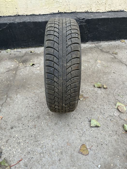 Продам шину 1 штуку, зимняя,шипованная