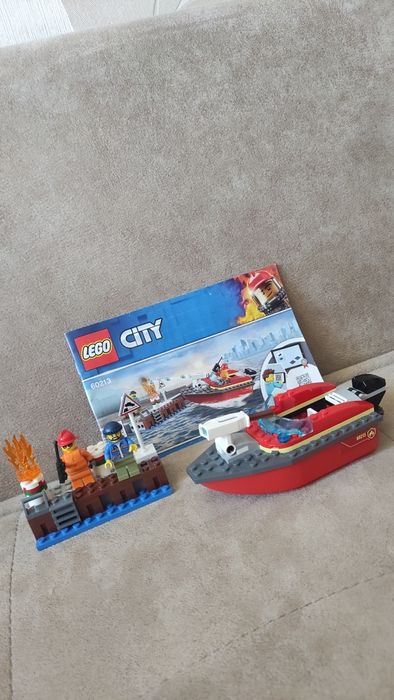 LEGO City 60213 - Пожар на доковете