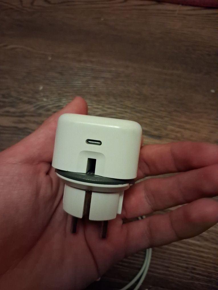 Original Iphone zaryadchek