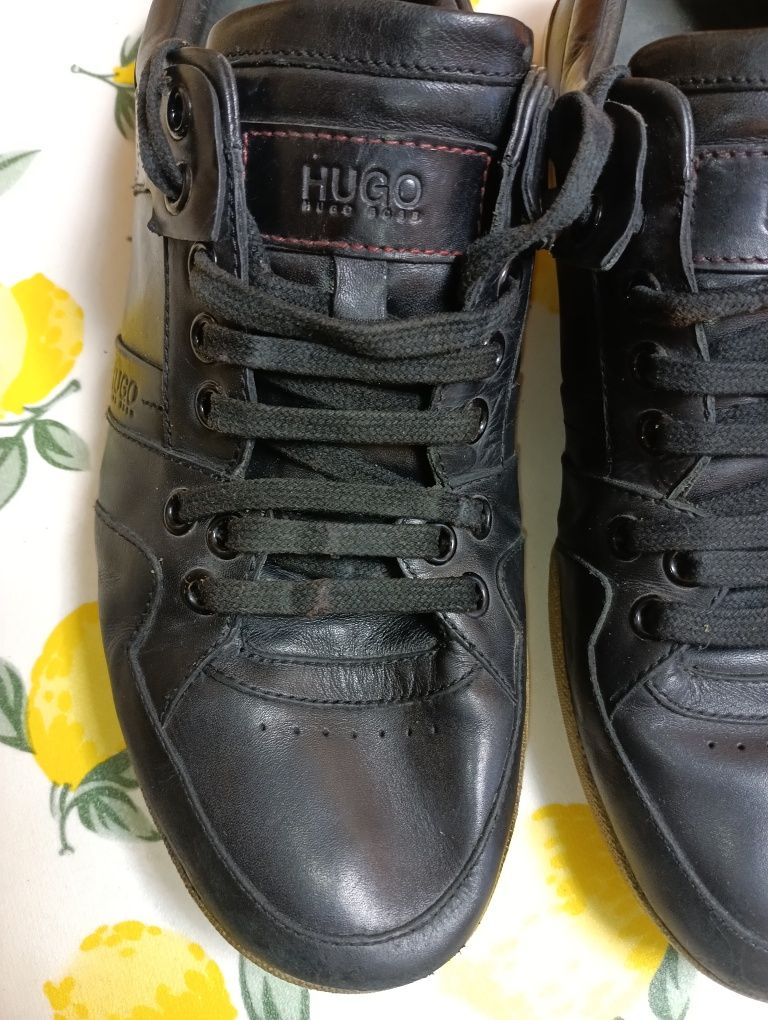Hugo Boss N 41 кожени - 32 лв