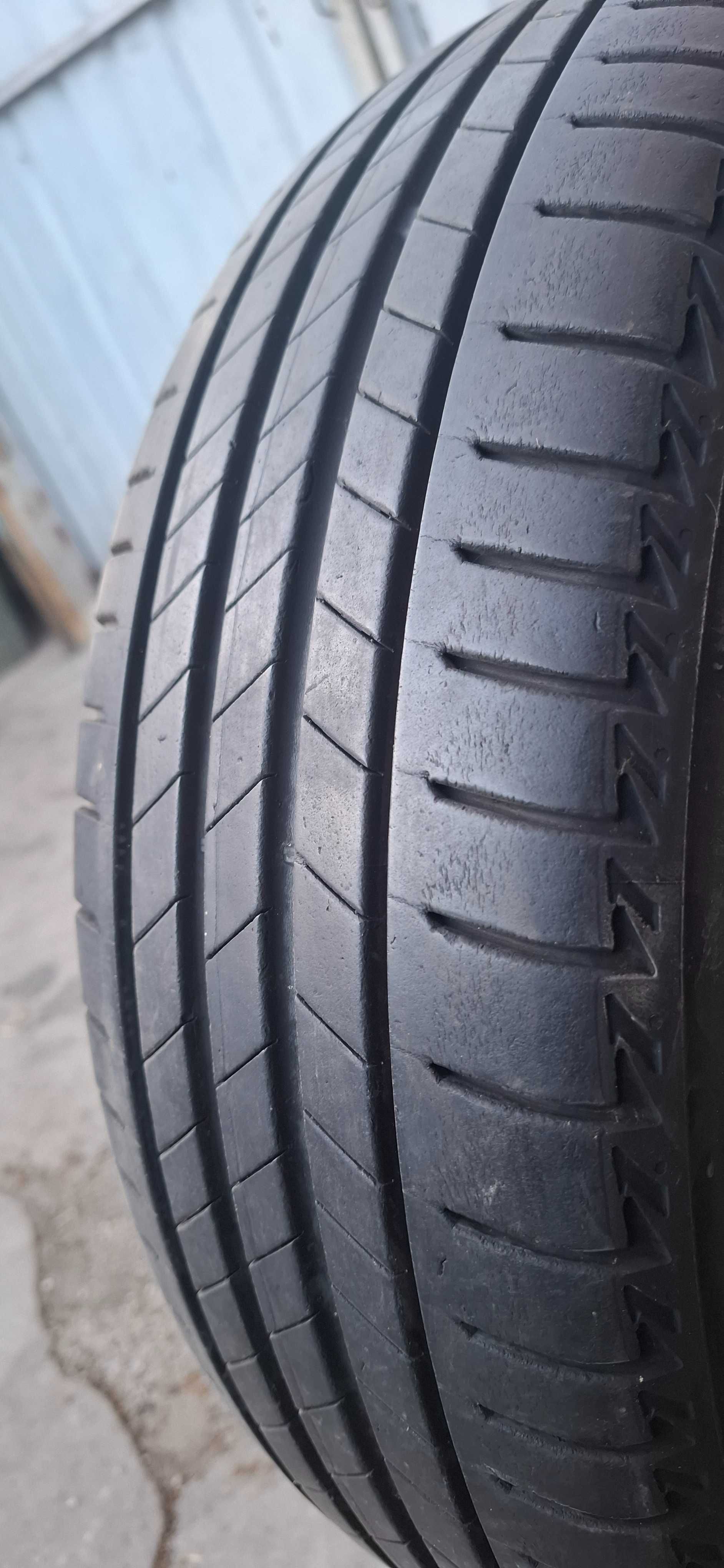 4бр. 185/65/15 Bridgestone 6.6mm грайфер, дот 22г.