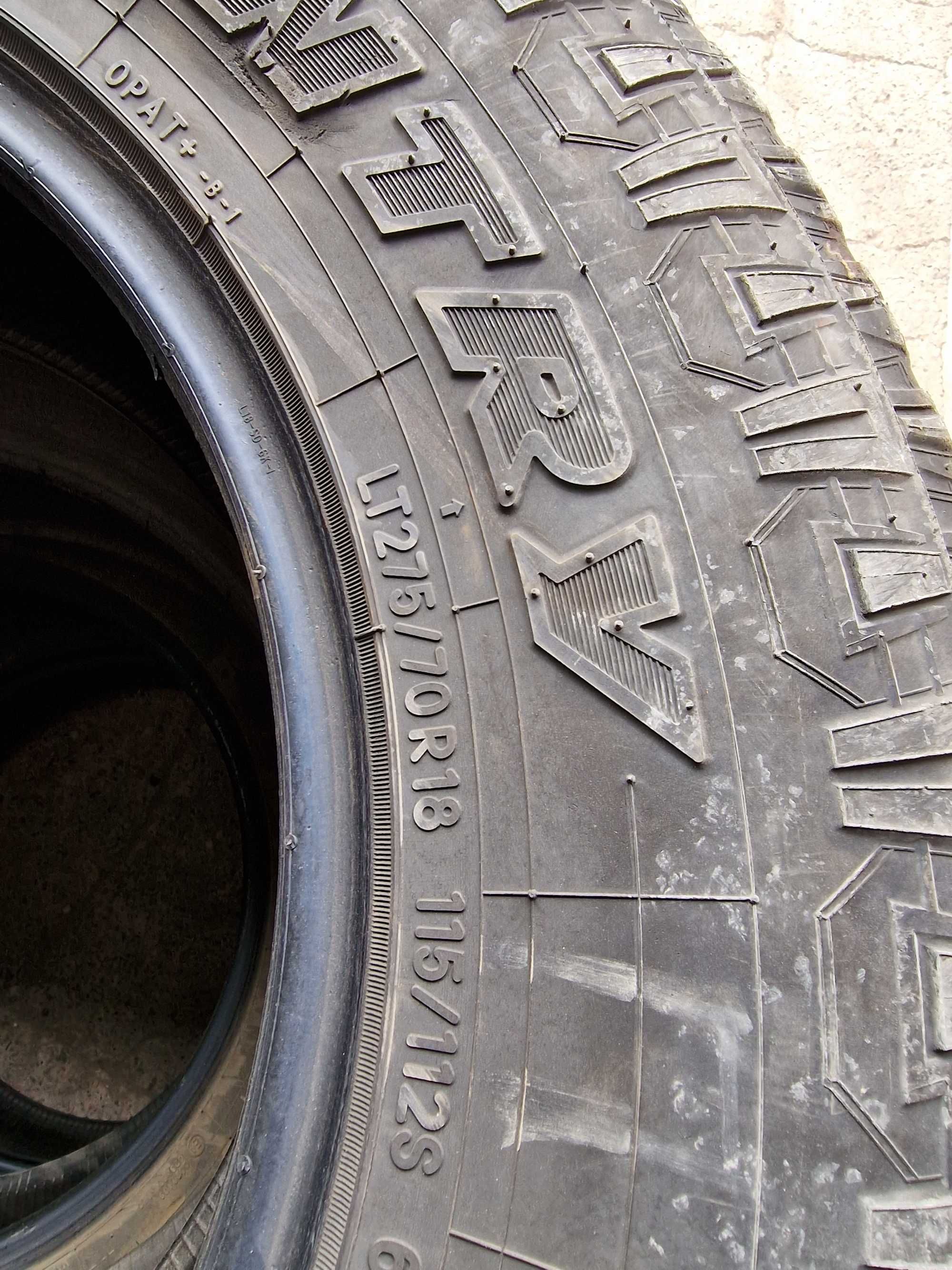 Комплект шин 235/70R18