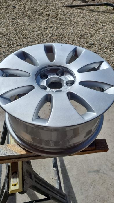 Jante OEM audi r16