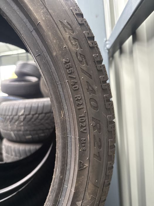 Anvelope de iarna 255/40 R21