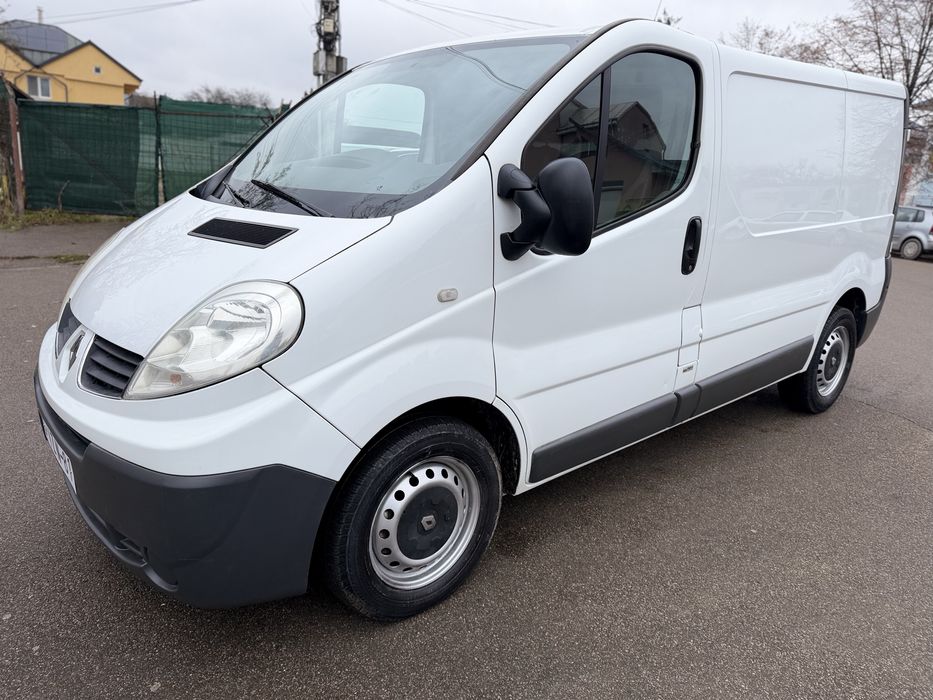 Renault Trafic * Opel Vivaro * Manual * Euro 5 * 3 locuri *