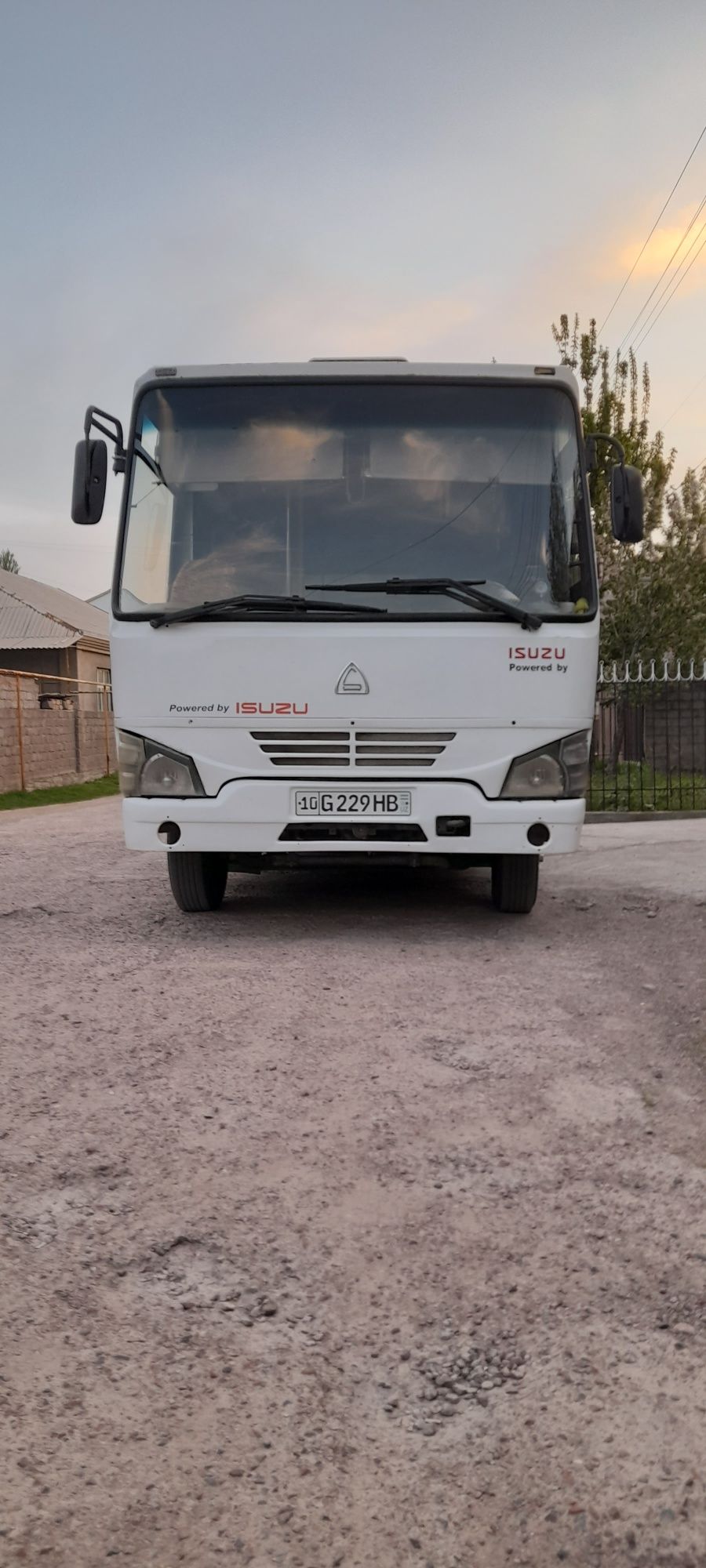 Продается Исузи Автобус мр 37  2015 года Метан