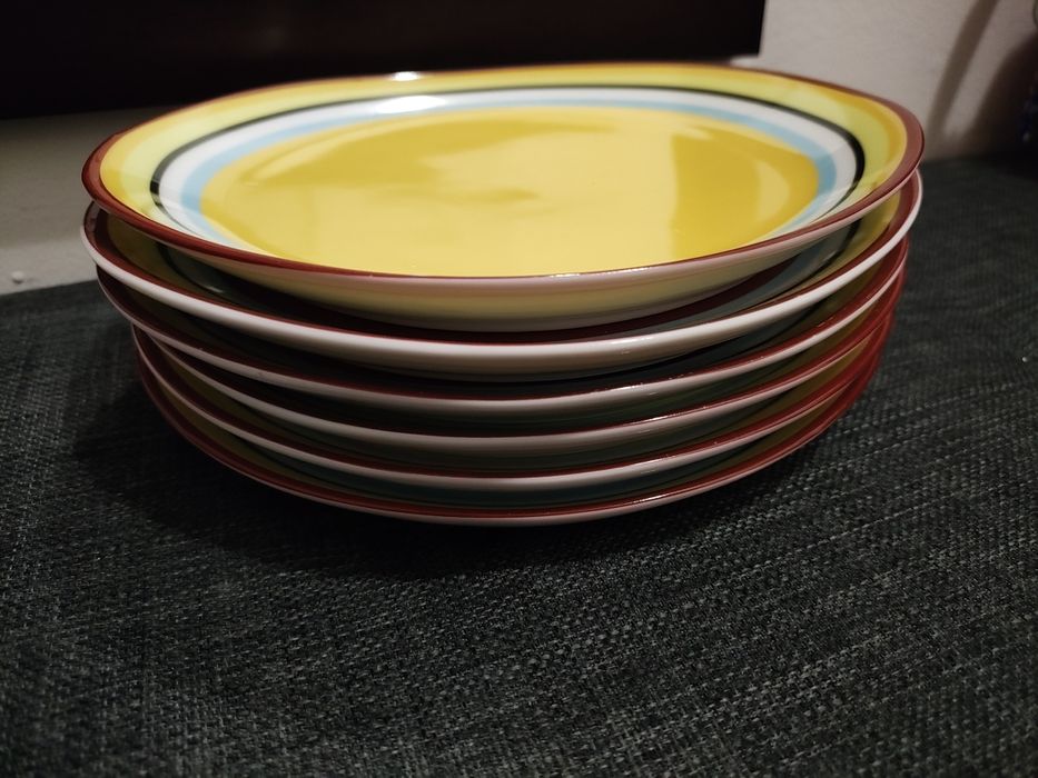 Комплект 6 чинии, цветни, английски