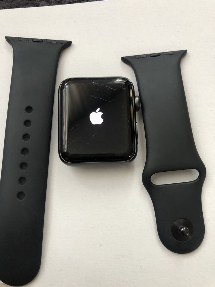 Vând Apple watch seria 3