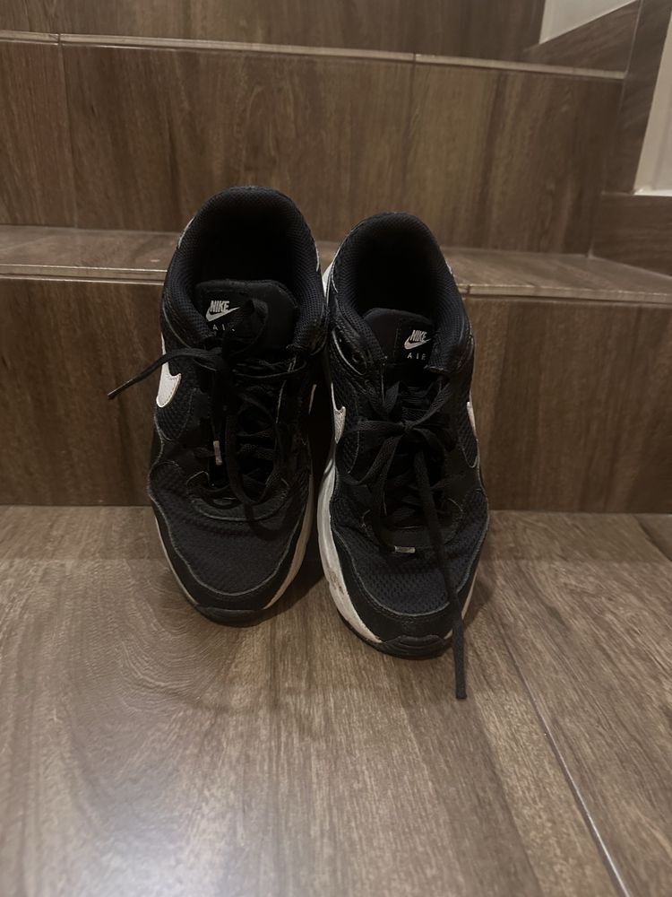 Маратонки nike  номер 36